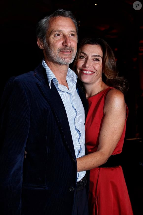 Une rencontre qu’Antoine de Caunes qualifie sans détour de "coup de foudre"...

Antoine De Caunes et sa femme Daphné Roulier