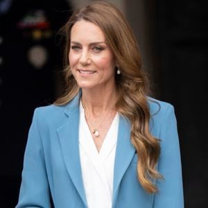 Son Altesse Royale, Catherine, Princesse de Galles (Catherine (Kate) Middleton, princesse de Galles), visite de 2 jours en Italie. À son arrivée à la mairie de Reggio Emilia, elle est accueillie par le maire de la ville, Marco Massari, le 13 mai 2026. © GoffPhotos/Bestimage