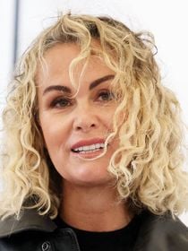 Laeticia Hallyday au plus mal : un homme très proche du clan s’exprime après la disparition de sa maison