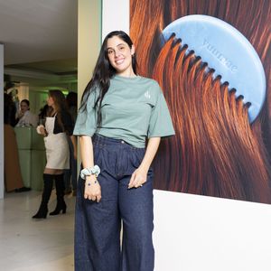 Exclusif - Coralie Porrovecchio lors du lancement de sa gamme de soins cheveux "Yuumae", à Paris, le 6 décembre 2025. 

© Pierre Perusseau/Bestimage