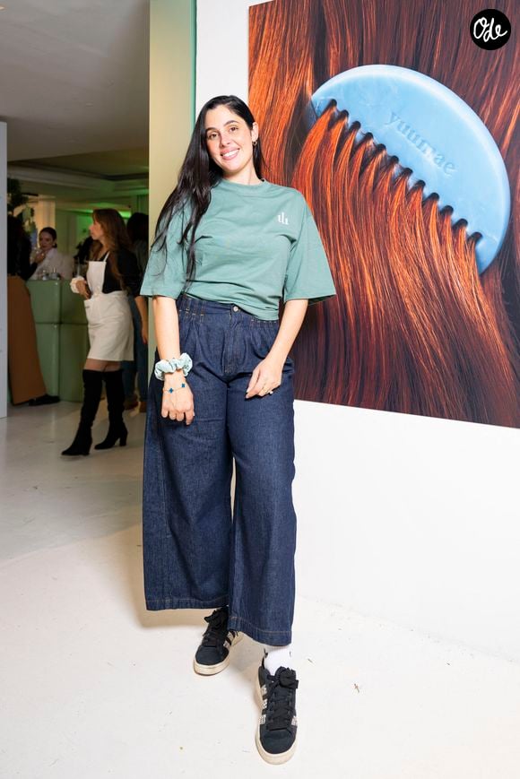 Exclusif - Coralie Porrovecchio lors du lancement de sa gamme de soins cheveux "Yuumae", à Paris, le 6 décembre 2025. 

© Pierre Perusseau/Bestimage
