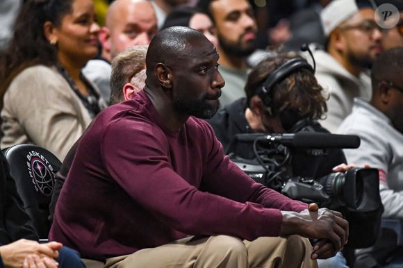 Omar Sy assiste au match du Paris Basketball, battu par le Žalgiris Kaunas (105 - 108), lors de la 15ème Journée de l'Euroleague à Paris.

© Baptiste Autissier / PsnewZ / Bestimage