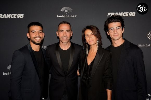 Youri Djorkaeff avec sa femme Sophie et ses fils Oan Djorkaeff, Sacha Djorkaeff - A l'occasion des 20 ans de la victoire de l'équipe de France, les bleus 98 se sont rendus à un dîner organisé au Buddha Bar avec tous les joueurs et leur famille le 11 juin 2018. © Rachid Bellak/Bestimage