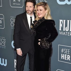 Brandon Blackstock et sa femme Kelly Clarkson lors de la 25ème édition de la soirée des Critics Choice Awards au Barker Hangar à Santa Monica, Los Angeles, Californie, Etats-Unis, le 12 janvier 2020. 

Broadimage / Bestimage