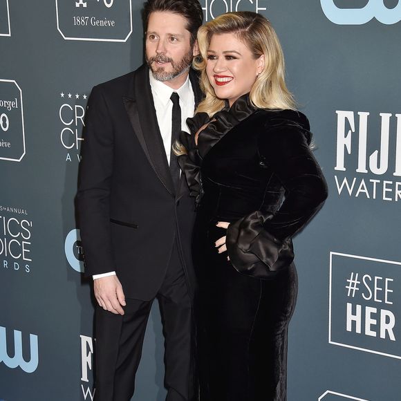 Brandon Blackstock et sa femme Kelly Clarkson lors de la 25ème édition de la soirée des Critics Choice Awards au Barker Hangar à Santa Monica, Los Angeles, Californie, Etats-Unis, le 12 janvier 2020. 

Broadimage / Bestimage