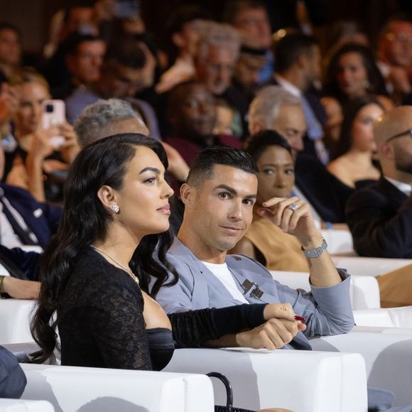 Cristiano Ronaldo avec sa compagne Georgina Rodriguez lors de la cérémonie des Globe Soccer Awards organisée à Dubaï le 27 décembre 2024.