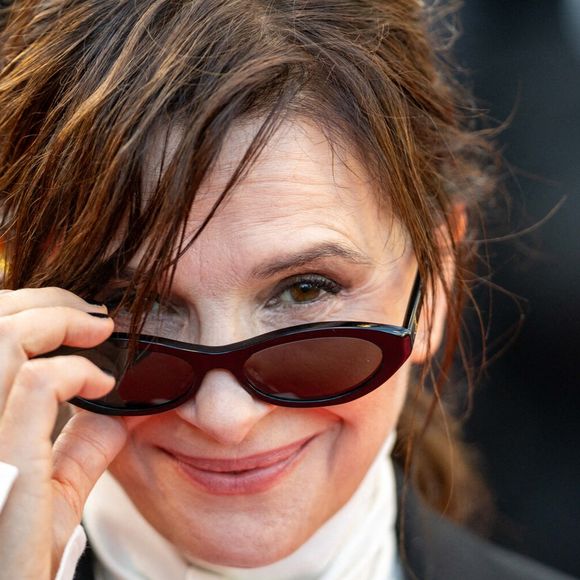 Si elle ne donne pas beaucoup de détails sur ses enfants, elle a néanmoins créé en 2021 une société de gestion immobilière à laquelle ils sont associés...

Juliette Binoche assiste à la projection de "Amarga Navidad" (Noël amer) lors de la 79e édition du Festival de Cannes au Palais des Festivals le 19 mai 2026 à Cannes, France. Photo Shootpix/Abaca