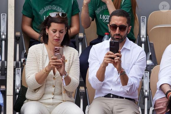 Jimmy Mohamed et sa femme Souailla - Célébrités dans les tribunes des Internationaux de France de tennis de Roland Garros 2024 à Paris le 26 mai 2024. © Moreau-Jacovides/Bestimage