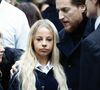 L'adolescente et l'ancien président français ont eu une rapide discussion.

Lola Sarkozy, Giulia Sarkozy, Jean Sarkozy - La famille et les soutiens de Nicolas Sarkozy se sont réunis devant son domicile le jour de son incarcération à la prison de la Santé à Paris le 21 octobre 2025. © Moreau / Jacovides / Bestimage