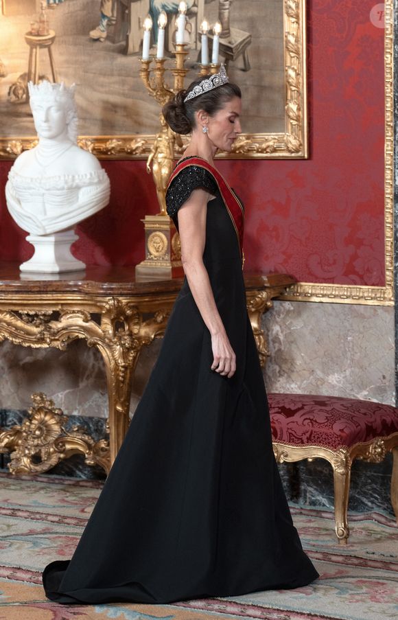 Le roi Felipe VI et la reine Letizia d'Espagne, accueillent Frank-Walter Steinmeier (Président fédéral de l'Allemagne) et sa femme Elke Budenbender pour un dîner de gala en leur honneur au palais royal à Madrid. Photo par LALO YASKY / BESTIMAGE