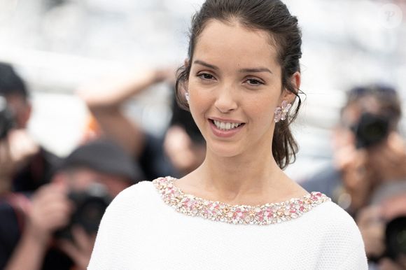 Récompensée à la Mostra de Venise en 2017, césarisée en 2020 pour "Papicha", l’actrice enchaîne les rôles dans des films salués par la critique...

Lyna Khoudri participe au Photocall 13 Jours 13 Nuits lors du 78ème Festival de Cannes au Palais des Festivals le 24 mai 2025 à Cannes, France. Photo par David NIVIERE/ABACAPRESS.COM