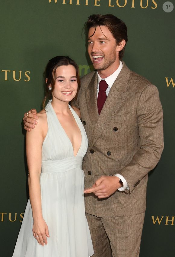 Sarah Catherine Hook et Patrick Schwarzenegger à la première de la saison 3 de la série HBO "White Lotus" au cinéma Paramount le 10 février 2025 à Los Angeles.

©Bestimage