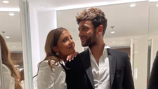 Avant François Civil, Sacha était déjà là pour Adèle Exarchopoulos : proche de l'actrice, le séduisant brun est un homme d'affaire au business florissant