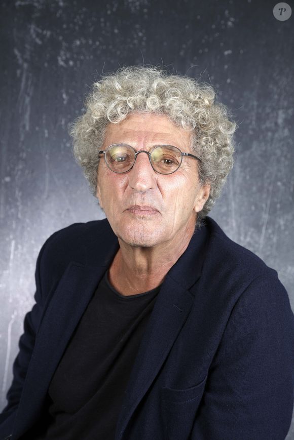 Il a validé la version d’Obispo, qui proposait une mise en scène et des chorégraphies inédites, et condamné Chouraqui à verser 35 000 euros pour dénigrement. 

Portrait de Elie Chouraqui lors de l'enregistrement de l'émission "Chez Jordan de Luxe" à Paris. Le 26 septembre 2023
© Cédric Perrin / Bestimage
