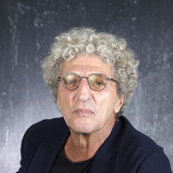 Il a validé la version d’Obispo, qui proposait une mise en scène et des chorégraphies inédites, et condamné Chouraqui à verser 35 000 euros pour dénigrement. 

Portrait de Elie Chouraqui lors de l'enregistrement de l'émission "Chez Jordan de Luxe" à Paris. Le 26 septembre 2023
© Cédric Perrin / Bestimage