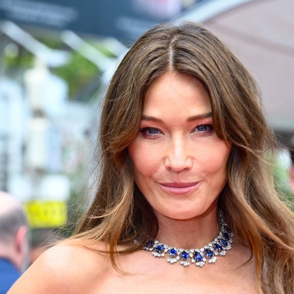 Carla Bruni-Sarkozy (Habillée par Aquazzura) - Montée des marches du film « The zone of interest » lors du 76ème Festival International du Film de Cannes, au Palais des Festivals à Cannes. Le 19 mai 2023
© Rachid Bellak / Bestimage