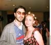 En 1996, elle a donné naissance à Yohann, fruit de son amour avec David Moreau, le demi-frère de Patrick Bruel.
Emmanuelle Béart et David Moreau à Paris 2001 © RINDOFF-GUIREC / BESTIMAGE
