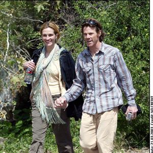 Julia Roberts et Daniel Moder à Pacific Palisades en 2003
©FAME PICTURES / BESTIMAGE