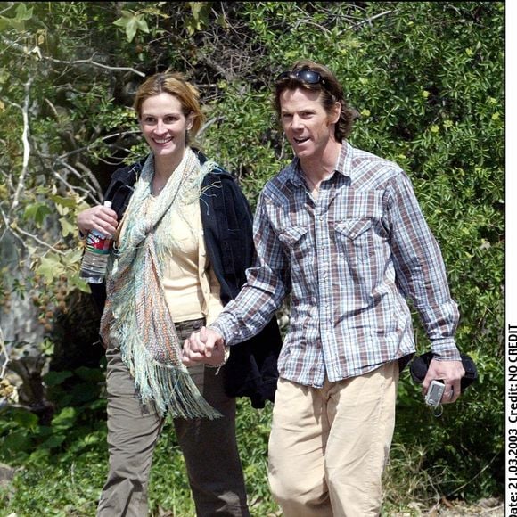 Julia Roberts et Daniel Moder à Pacific Palisades en 2003
©FAME PICTURES / BESTIMAGE