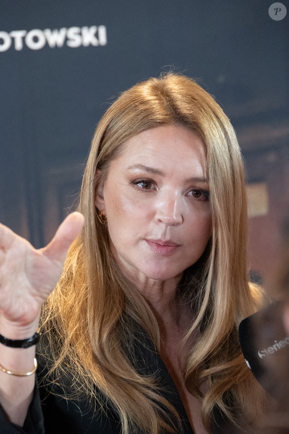 Virginie Efira assiste à la première du film 'Vie Privee' au Pathe Palace le 20 novembre 2025 à Paris, France. Photo par Nasser Berzane/ABACAPRESS.COM