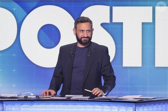 Exclusif - Cyril Hanouna, sur le plateau de l’émission « TPMP » présentée par C.Hanouna et diffusée en direct sur Youtube et sur toutes les box (SFR, FREE, Bouygues, MyCanal etc), Paris, France, le 21 mars 2025. © Jack Tribeca / Bestimage