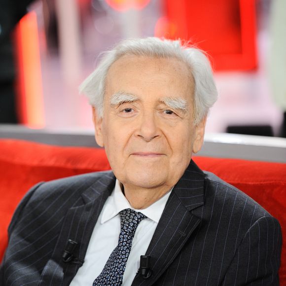 C'était en 2021, trois ans avant sa disparition.

Exclusif - Bernard Pivot - Enregistrement de l'émission Vivement dimanche au studio Gabriel, presentée par Michel Drucker
© Guillaume Gaffiot / Bestimage