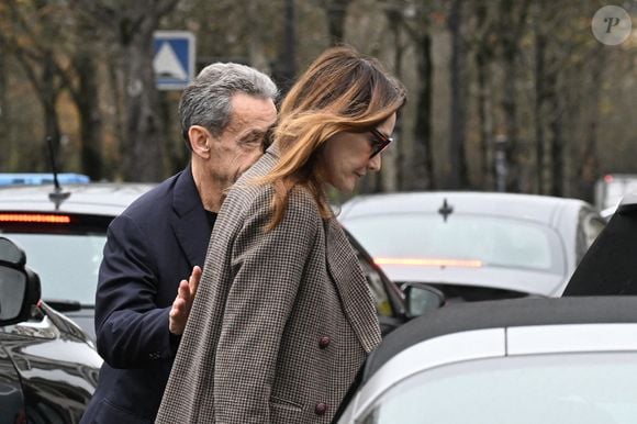 Nicolas Sarkozy et sa femme Carla Bruni vont déjeuner au restaurant Le Flandrin à Paris le lendemain de la sortie de prison de l'ancien président le 11 novembre 2025. Photo par Agence / Bestimage