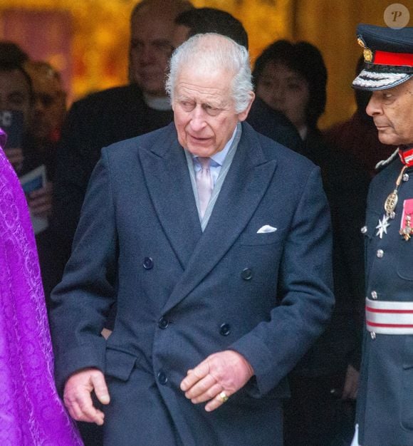 Le roi Charles III d'Angleterre, quitte l'église catholique de l'Immaculée Conception à Londres, le 17 décembre 2024. 
© Tayfun Salci / Zuma Press / Bestimage