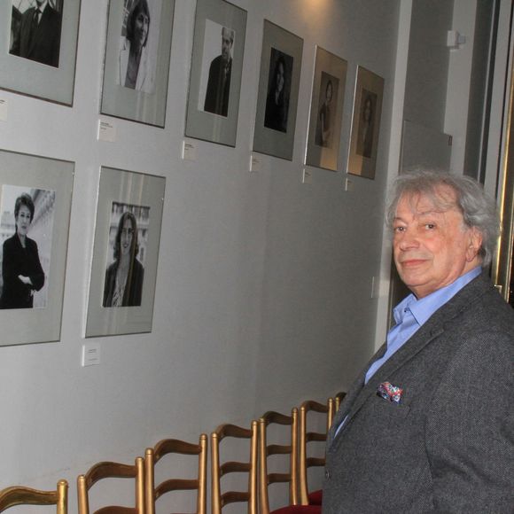et selon l'ancien maire de la ville devenu député Stéphane Hablot, il a refusé que des écrans géants soient installés dans la salle. 

Hervé Vilard - R.Dati, ministre de la Culture remet les insignes de Commandeur de l'ordre des Arts et des Lettres à Nicoletta au ministère de la Culture à Paris, le 18 juin 2024. 
© Philippe Baldini / Bestimage