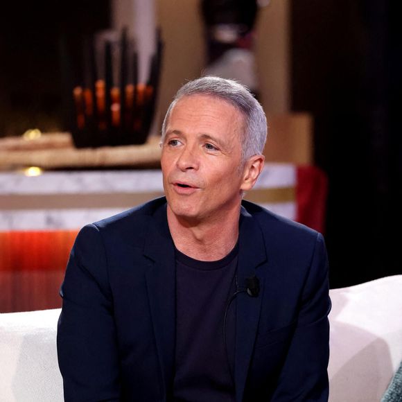 La décision prise par France Télévisions de déprogrammer l'émission "Questions pour un champion" en semaine a directement impacté son animateur Samuel Etienne. 

Exclusif - Samuel Etienne lors de l'enregistrement de la nouvelle émission "Bertrand n'a pas sommeil", présentée par B.Chameroy sur France 2

© Dominique Jacovides / Bestimage