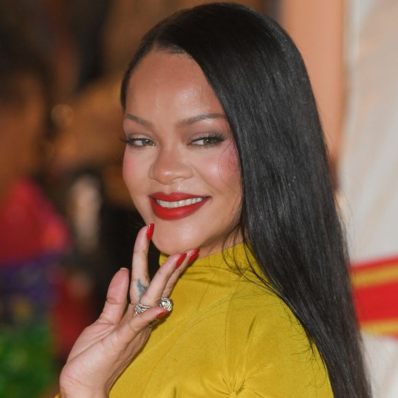 Rihanna  s'est offert une nouvelle virée gourmande dans son restaurant parisien de prédilection. 

Mumbai, INDE Rihanna a illuminé la salle dans un ensemble jaune saisissant lors du lancement de Fenty Beauty à Mumbai. 



Sur la photo : Rihanna
