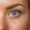 Poches sous les yeux : découvrez les produits qui aident à les atténuer durablement