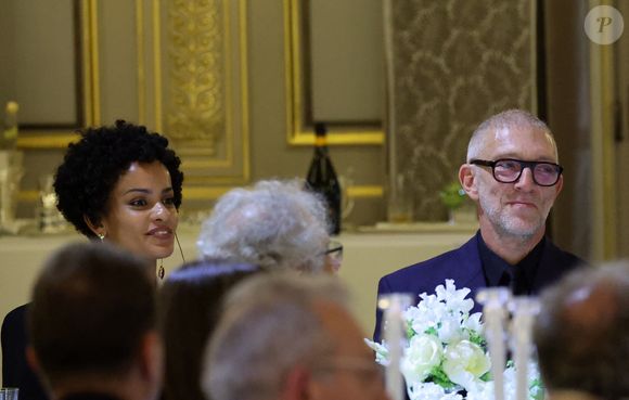 Narah Baptista et son compagnon Vincent Cassel lors du dîner d’État en l’honneur du président brésilien et de sa femme au palais présidentiel de l’Élysée à Paris, France, le 5 juin 2025. 

© Dominique Jacovides / Bestimage
