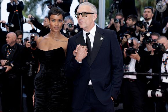 Narah Baptista et son compagnon Vincent Cassel (Montre Audemars Piguet) - Montée des marches du film " Histoires parallèles " lors du 79ème Festival International du Film de Cannes, le 14 mai 2026. © Olivier Borde / Bestimage
