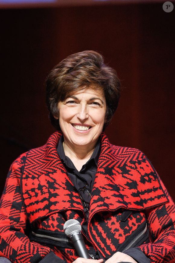 "J'ai juste répondu dans la rue à l'initiateur [de la pétition contre l'implantation du supermarché] que je ne connaissais pas, a-t-elle écrit. Cela n'était en aucun cas un soutien."

Ruth Elkrief - Hommage " Etre Toujours Charlie ! De la Mémoire au Combat" aux Folies Bergère à Paris le 6 janvier 2018 pour l'anniversaire des trois ans de l'attaque terroriste contre l'hebdomadaire satyrique "Charlie Hebdo" en 2015. © Coadic Guirec/Bestimage