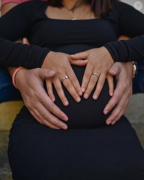 "Le voici le voilà, l'accouchement s'est passé à merveille. Je vous présente mon fils GAYAT Esteban. Né à Bourges le 24 mai 2025 à minuit 27 Il mesure 51 cm et pèse 3 kg 240. Mon plus beau cadeau au monde."

Linda et Mathieu Gayat, Instagram