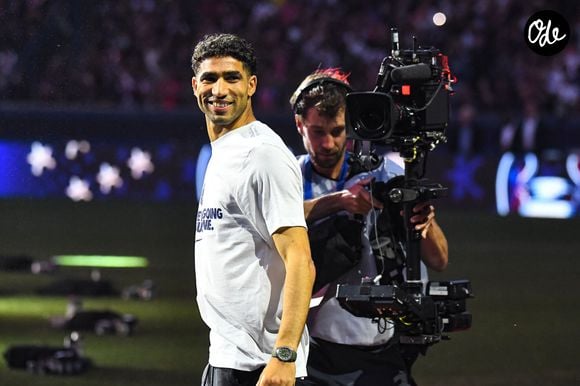 Achraf Hakimi (Paris SG) - Le PSG célèbre son titre de Champion d'Europe 2026 avec ses supporters au Parc des Princes à Paris le 31 mai 2026. © Baptiste Autissier/PsnewZ/Bestimage