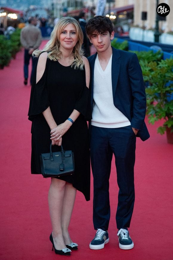 Amanda Sthers et Leon Hesby sur le tapis rouge à l'occasion du 37e Festival du film de Cabourg, à Cabourg, en France, le 16 juin 2023. ©Aurore Marechal/Abacapress.com