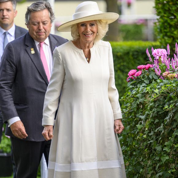 26 juillet 2025 : La famille royale participe à la Journée du roi George à l'hippodrome d'Ascot. Avec : la reine Camilla (Camilla Parker Bowles, reine consort d'Angleterre). Où : Ascot, Royaume-Uni. Quand : 26 juillet 2025. Crédit : Cover Images (Image : © Cover Images via ZUMA Press / Bestimage)