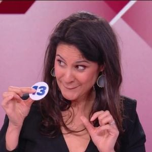 Apolline de Malherbe porte un accessoire qui ne passe pas inaperçu à l'antenne, le 4 juin 2025, sur BFMTV