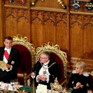 Lors du banquet organisé en l'honneur de la venue du président français et de son épouse 

Rachida Dati, Ministre de la Culture, La duchesse de Gloucester, Le président Emmanuel Macron, Alastair King, lord maire de Londres, Brigitte Macron, Le prince Richard, duc de Gloucester lors d’un banquet d’état à Guildhall, Londres le 9 juillet 2025. Le couple présidentiel français est en voyage officiel au Royaume Uni pour trois jours.

© Dominique Jacovides / Bestimage