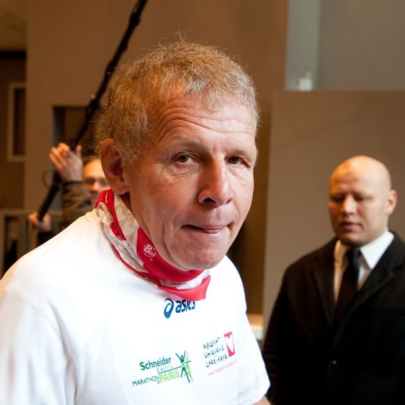 Patrick Poivre d'Arvor - People a la 37eme edition du marathon de Paris le 7 avril 2013. © LIONEL URMAN  / BESTIMAGE