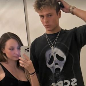 Emma Smet immortalisée sur Instagram aux côtés de son demi-frère Cameron Smet ce mardi 7 octobre 2025.