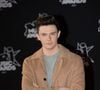 Il poursuit en expliquant que la situation est devenue critique au fil des mois : "Les crises de panique ne se sont pas arrêtées. Au contraire, elles ont empiré. Mon corps est constamment à bout, d'une manière que je n'aurais jamais imaginée".

Petit Biscuit (Mehdi Benjelloun) - 19ème édition des NRJ Music Awards à Cannes le 4 novembre 2017. © Rachid Bellak/Bestimage