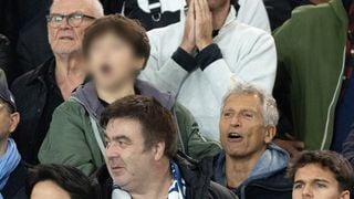 Nagui très investi avec son fils Adrien au Parc des Princes, Jamel Debbouze et son fils Léon l'étaient tout autant mais leur soutien n'a pas suffi