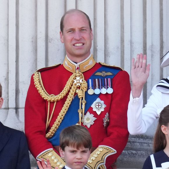 Le prince William, prince de Galles, Catherine Kate Middleton, princesse de Galles, le prince George, le prince Louis et la princesse Charlotte - Les membres de la famille royale britannique au balcon du Palais de Buckingham lors de la parade militaire "Trooping the Colour" à Londres le 15 juin 2024 © Julien Burton / Bestimage
