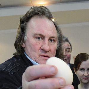 Gerard Depardieu rencontre les commercants de son quartier a Saransk le 23 fevrier 2013.
ITAR TASS / BESTIMAGE