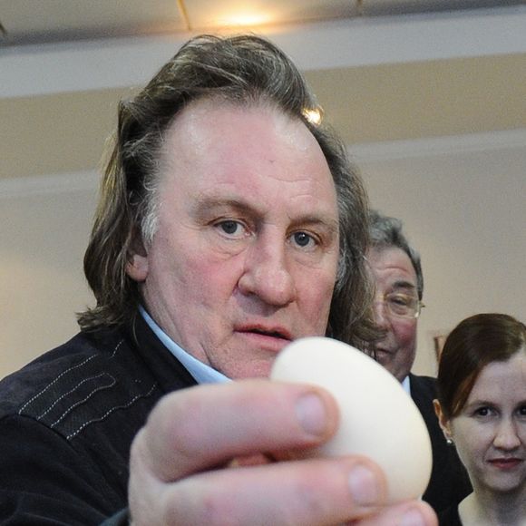 Gerard Depardieu rencontre les commercants de son quartier a Saransk le 23 fevrier 2013.
ITAR TASS / BESTIMAGE