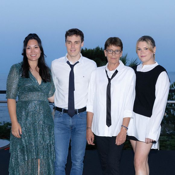 S.A.S. la princesse Stéphanie de Monaco, Louis et Marie Ducruet et Camille Gottlieb posent avant le Gala Fight AIDS Monaco, dans la salle des Etoiles du Sporting Monte-Carlo, à Monaco, le 5 juillet 2025. © Olivier Huitel/Pool Monaco/Bestimage