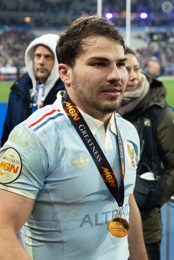 Antoine Dupont lors du match de rugby du Tournoi des Six Nations France contre Angleterre au Stade de France à Saint-Denis le 14 mars 2026.

Photo : AGENCE / BESTIMAGE